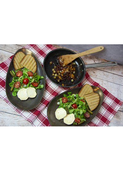 limburgse-salade-met-appelstroop-en-roggebrood-1llr